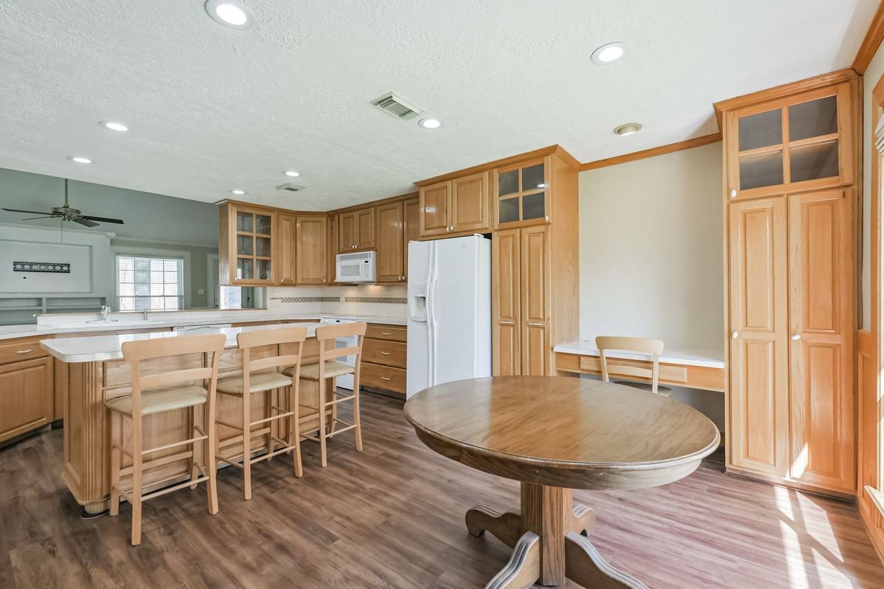 23227 Briarcreek Blvd - Photo 2 of 41