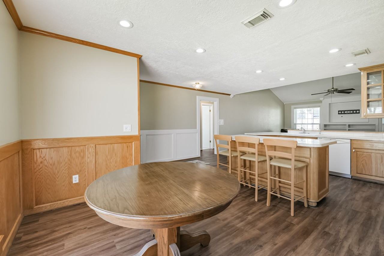 23227 Briarcreek Blvd - Photo 3 of 41
