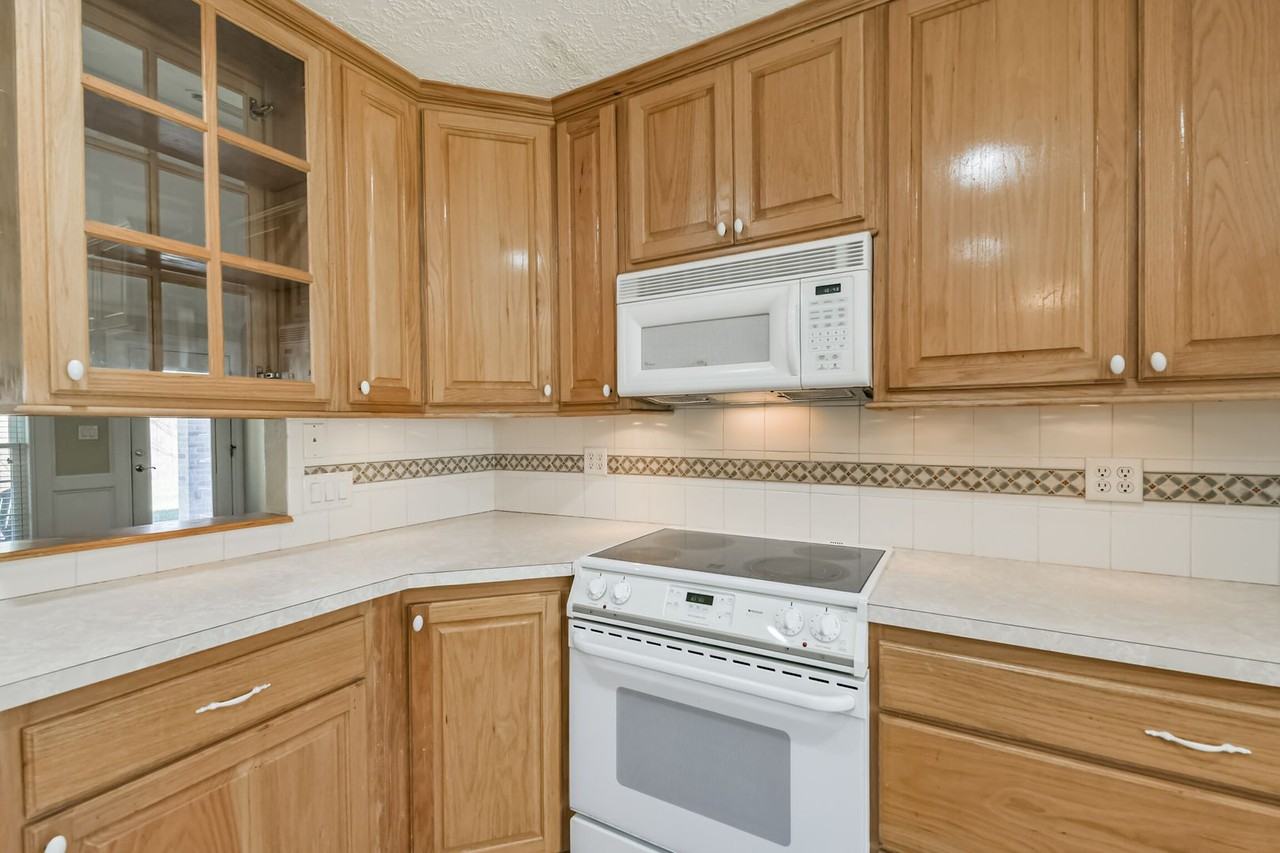 23227 Briarcreek Blvd - Photo 4 of 41