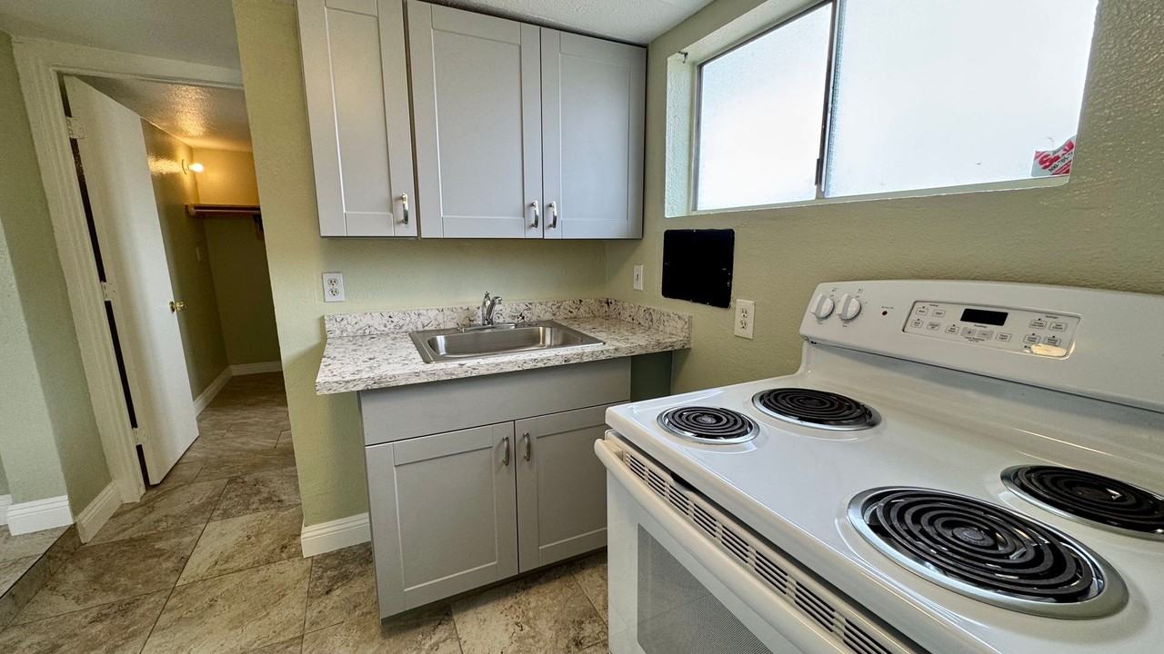 6225 Casada Way - Photo 2 of 10