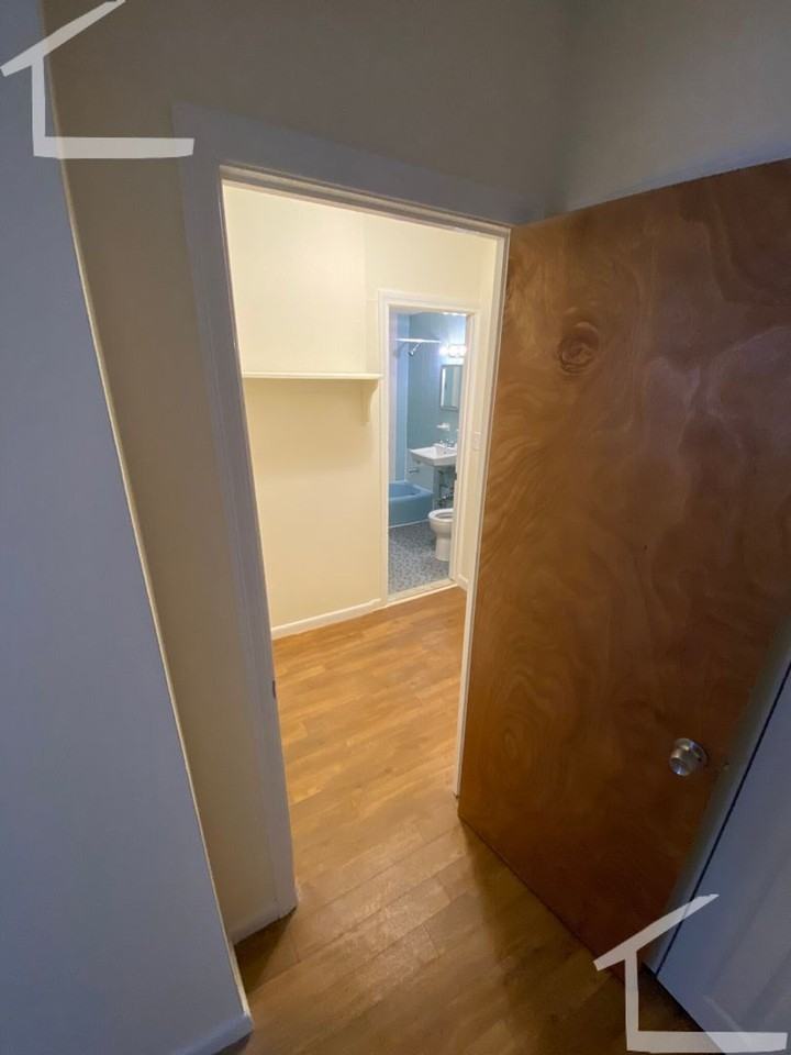 2012 Commonwealth Ave - Photo 4 of 12