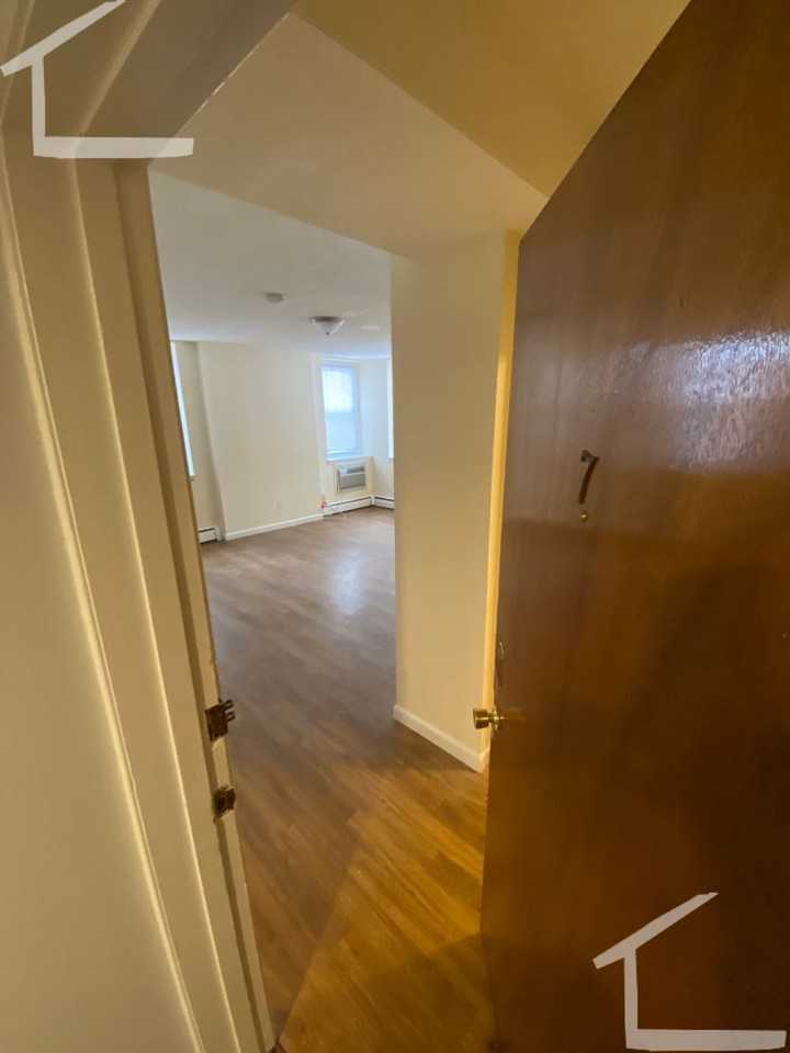 2012 Commonwealth Ave - Photo 5 of 12