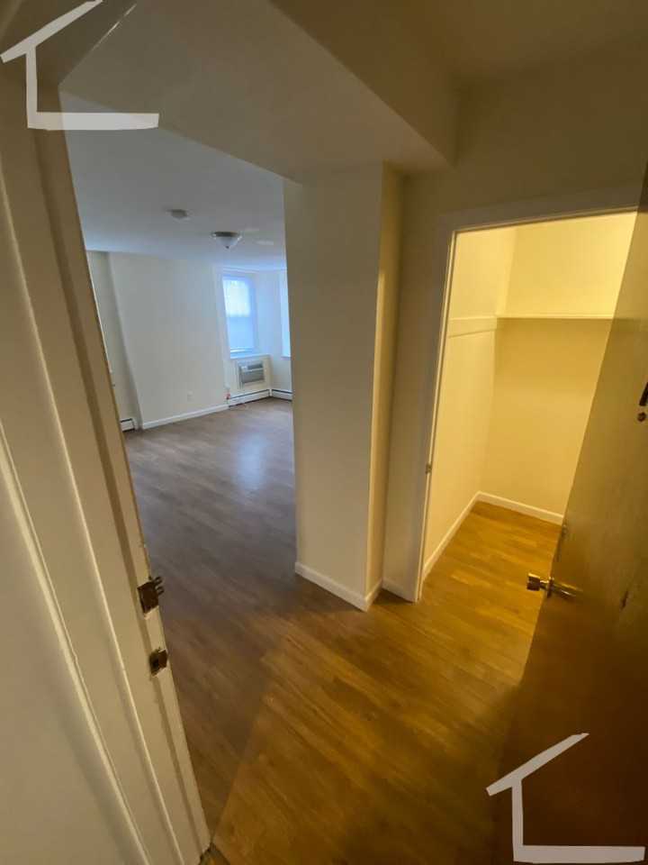 2012 Commonwealth Ave - Photo 6 of 12