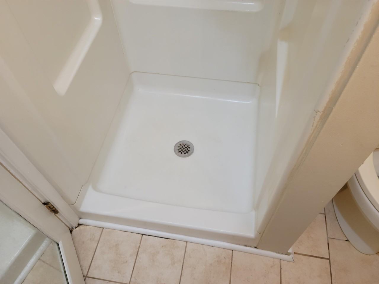 958 W. Cross St. - Photo 3 of 16