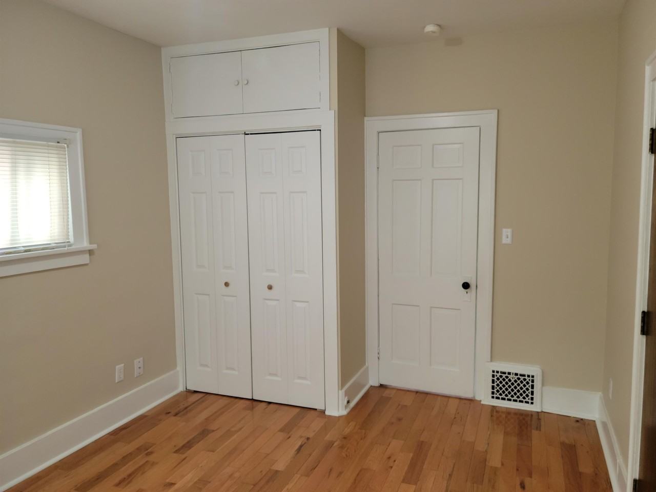 958 W. Cross St. - Photo 5 of 16