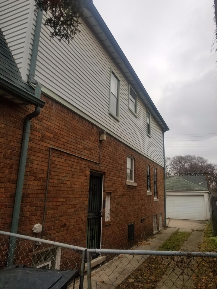 8544 Cloverlawn Avenue - Photo 4 of 24