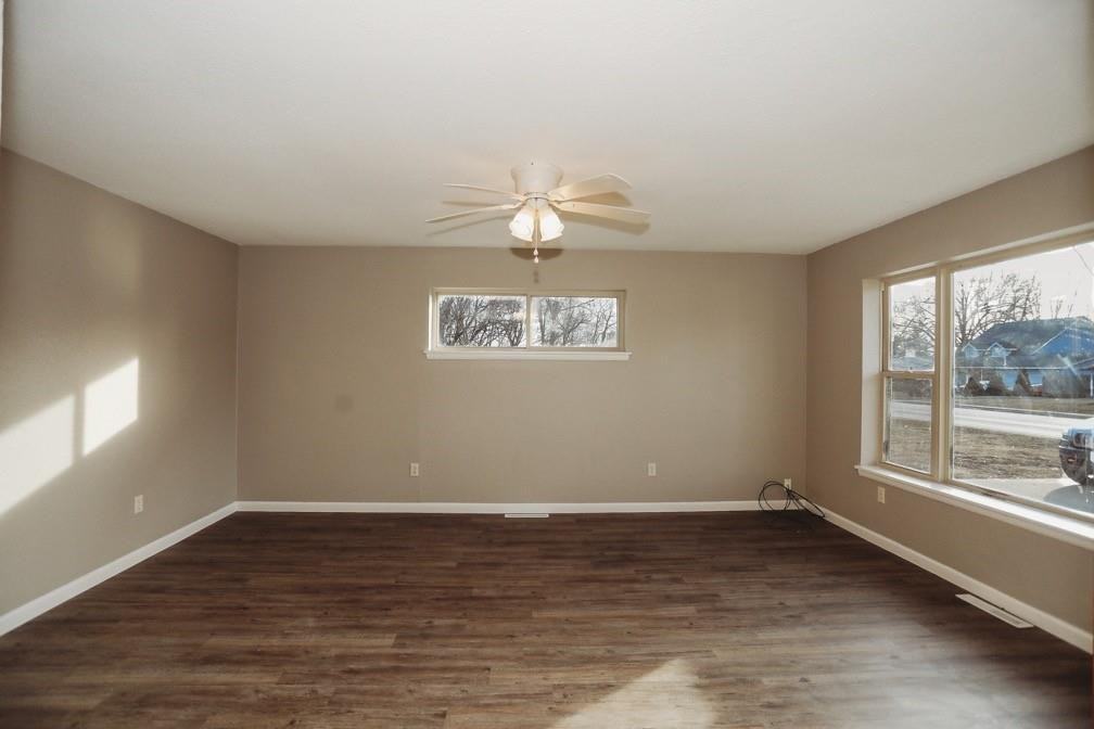 494 North Main Street Unit B - Photo 3 of 16