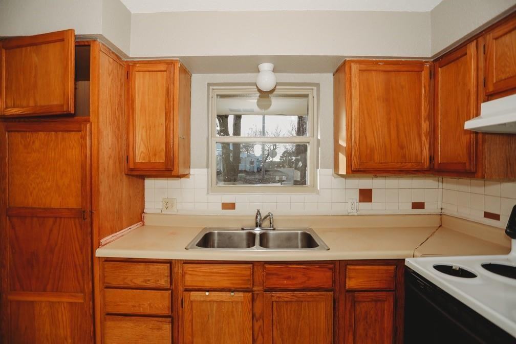 494 North Main Street Unit B - Photo 6 of 16