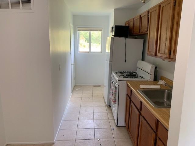 46411 Jefferson Avenue - Photo 2 of 6