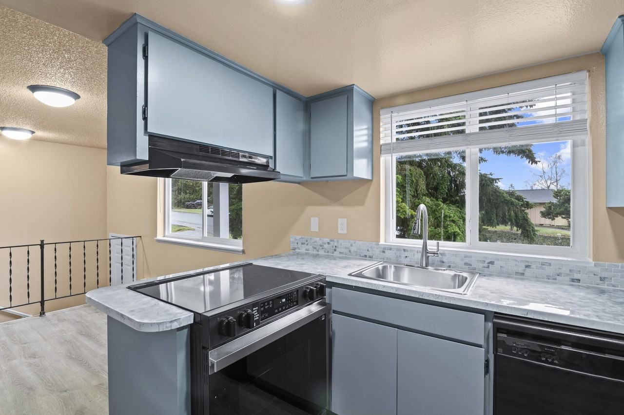 6115 West Beech Street - Photo 4 of 20