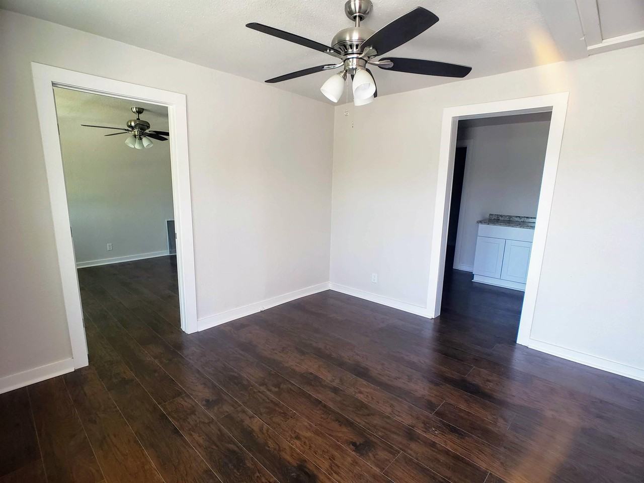 1529 N. Walters - Photo 2 of 17