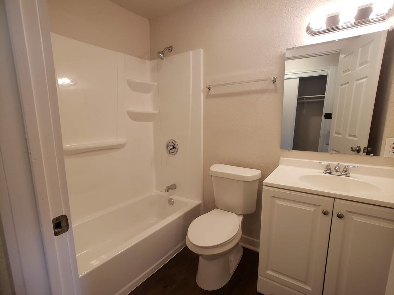1529 N. Walters - Photo 5 of 27