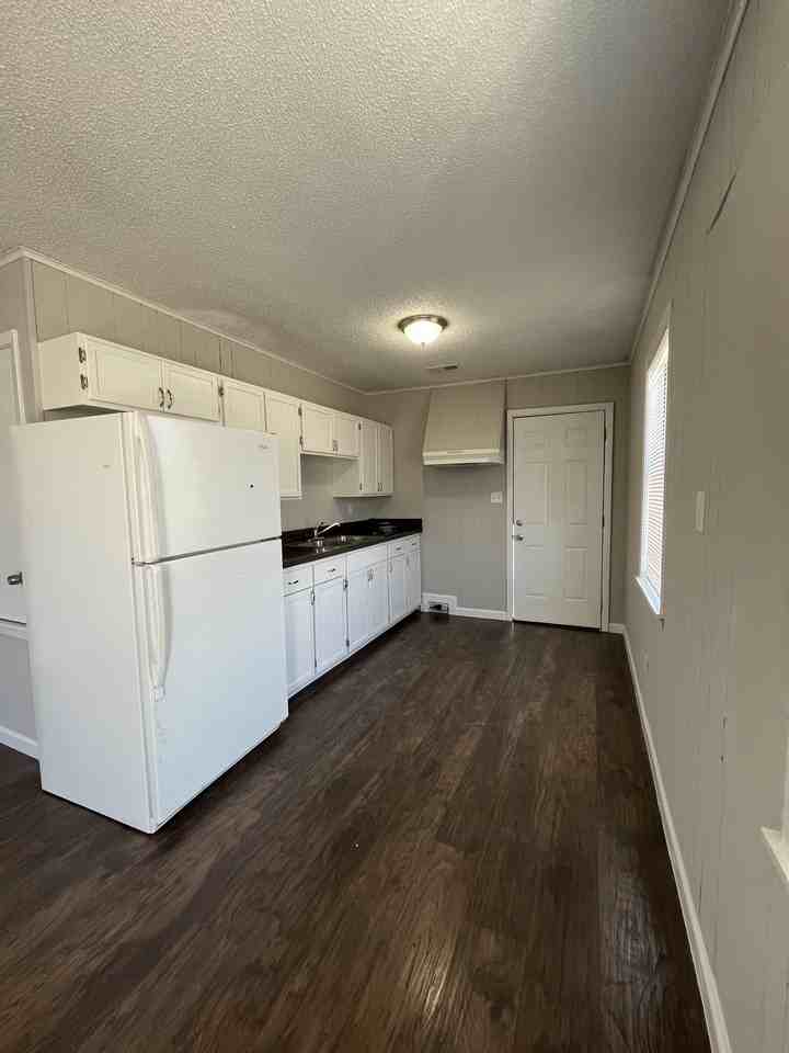 489 South Jefferson Street - Photo 3 of 8