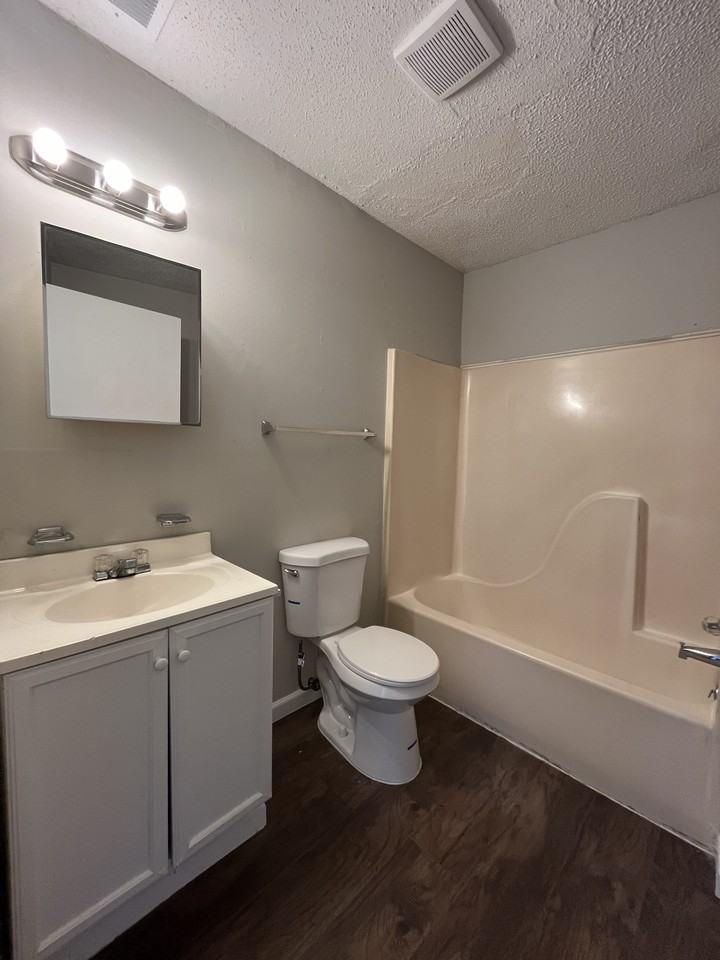 487 South Jefferson Street - Photo 3 of 5