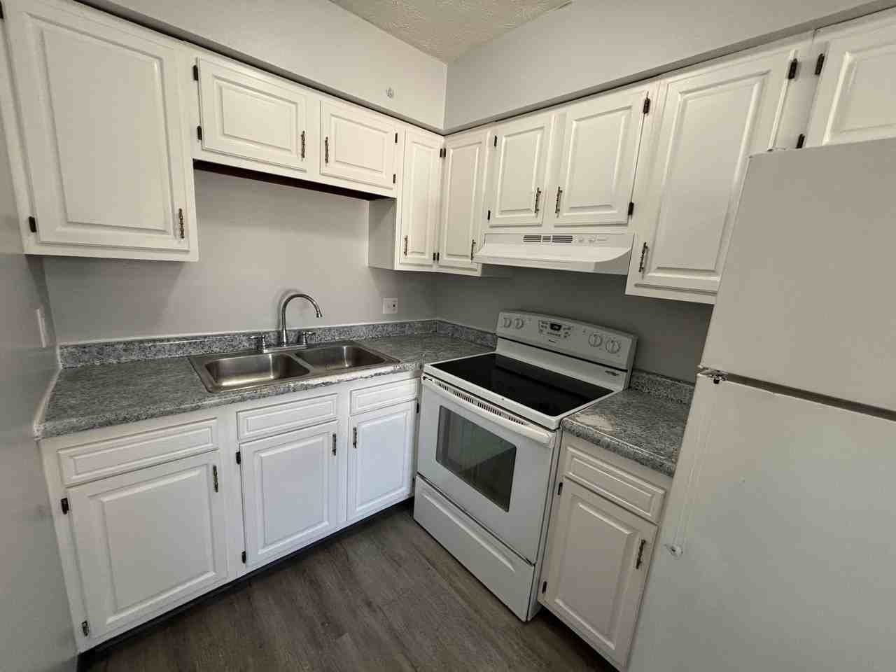 2117 Ashbrook Avenue - Photo 2 of 11