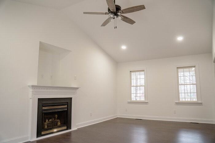 4295 Holly Grove Dr - Photo 2 of 10