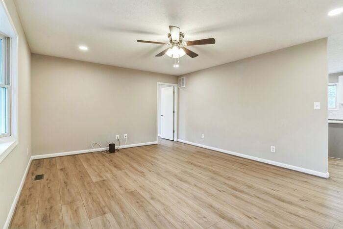 42830 Dusty Ln - Photo 3 of 15