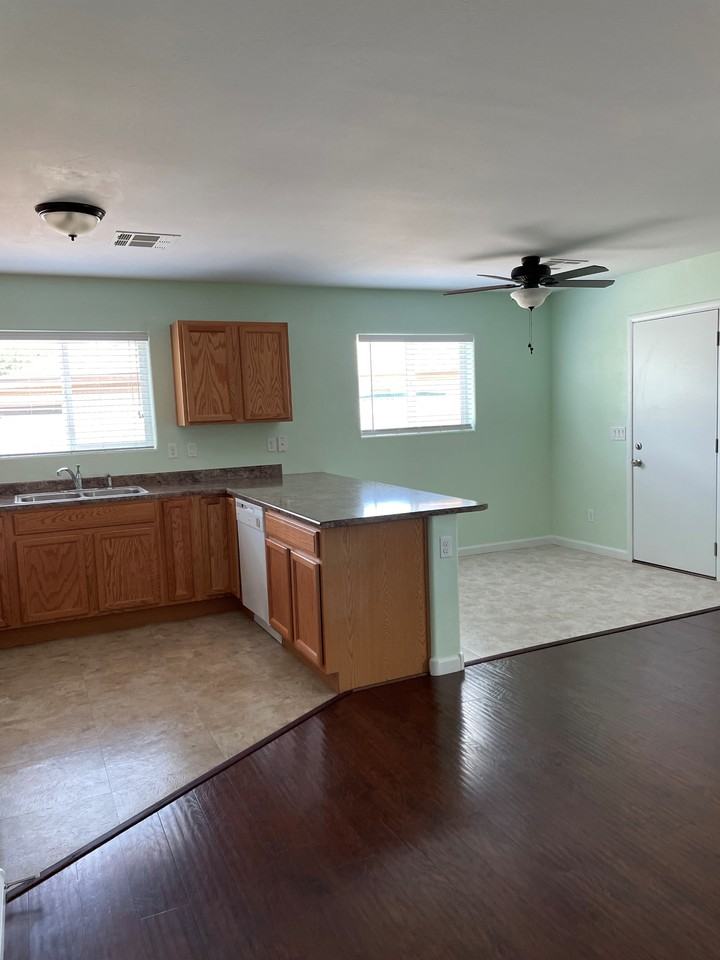 2220 S Cottonwood Dr #NA - Photo 6 of 18