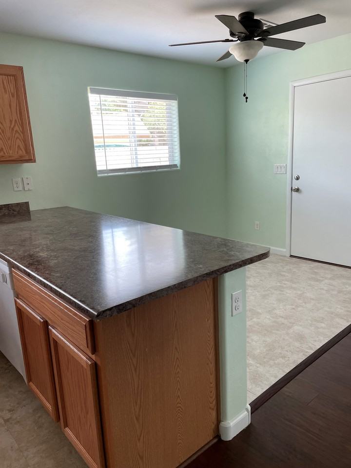 2220 S Cottonwood Dr #NA - Photo 7 of 18