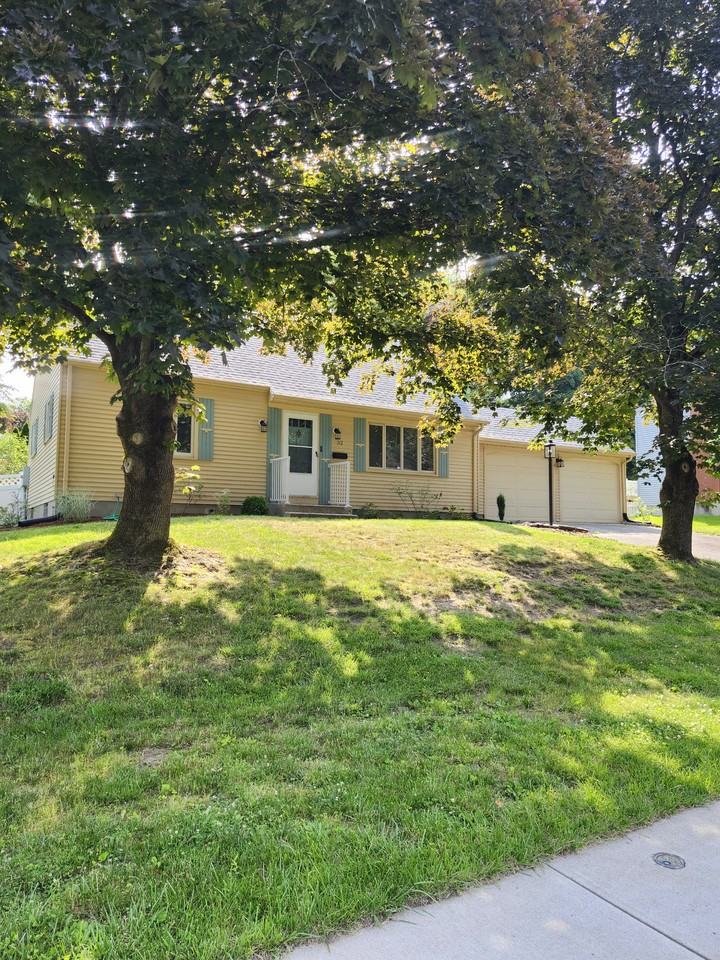 32 Saint James Ave #NA - Photo 2 of 50