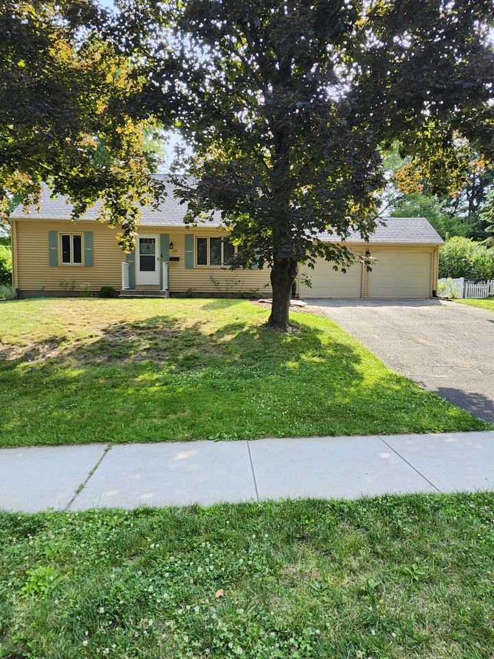 32 Saint James Ave #NA - Photo 3 of 50