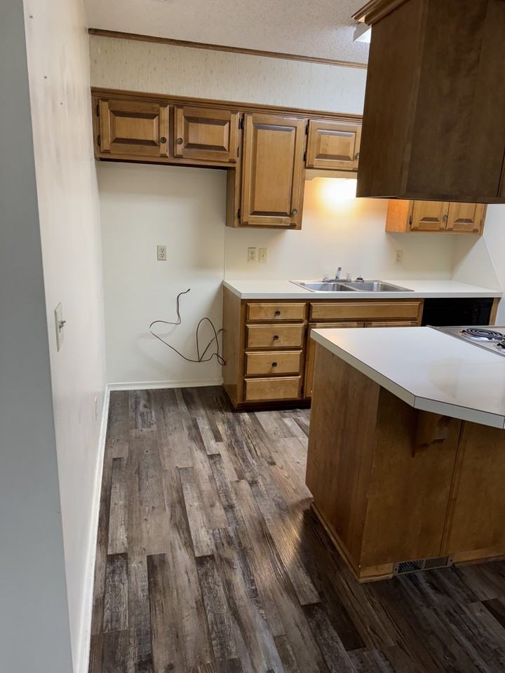 313 S Shurley St #313 - Photo 3 of 20