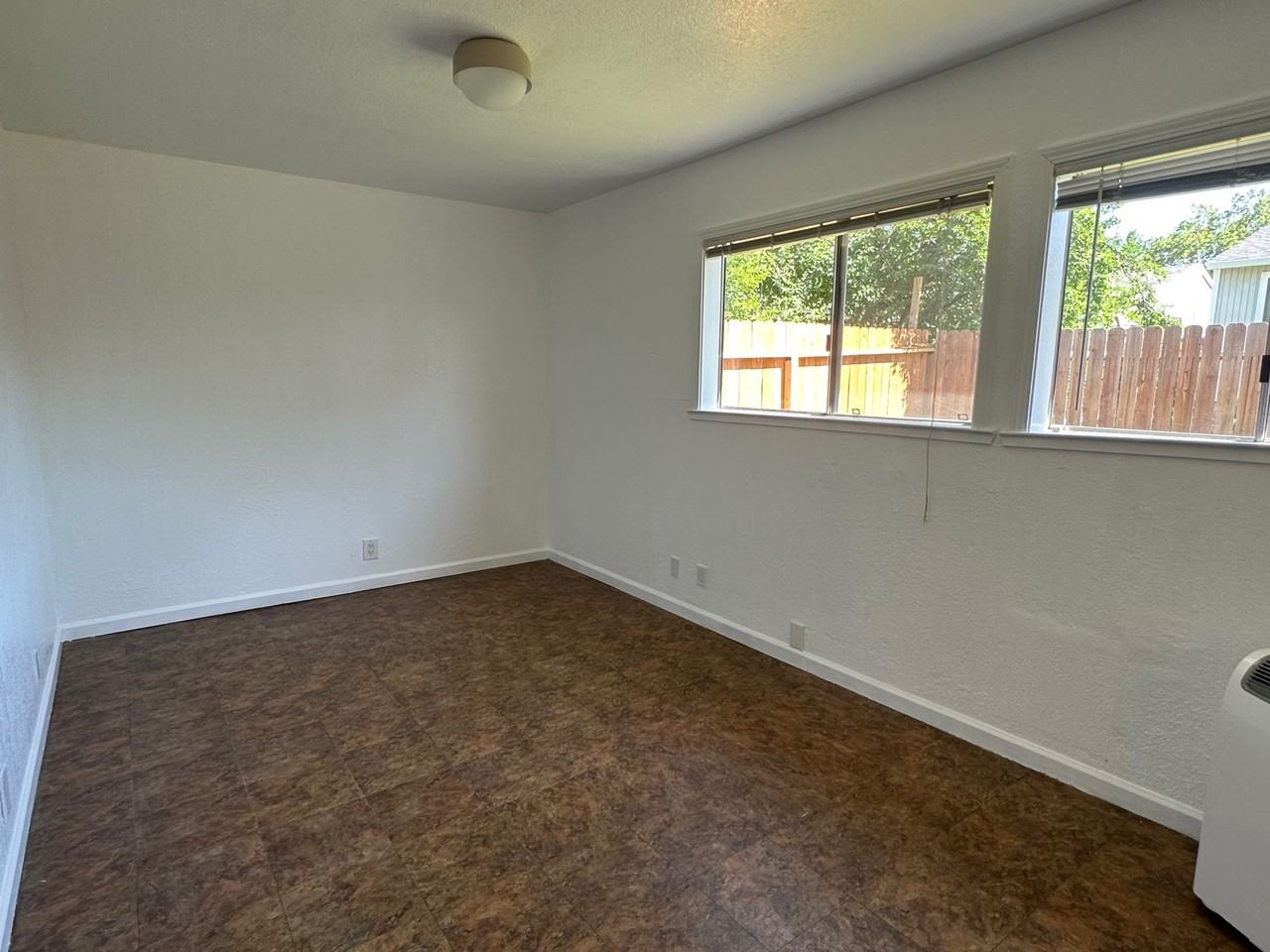 714a Pleasant Street #NA - Photo 2 of 9