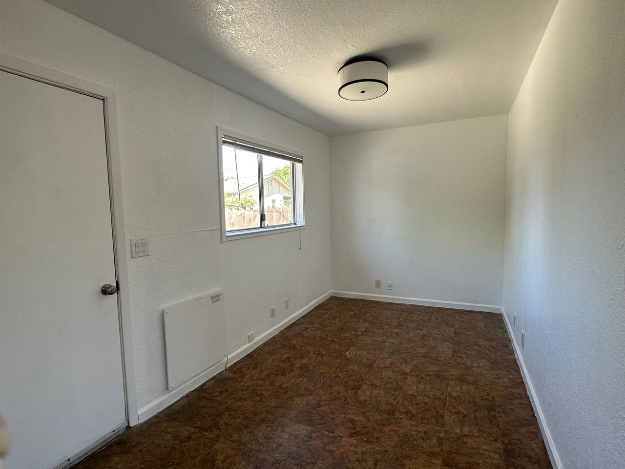 714a Pleasant Street #NA - Photo 3 of 9