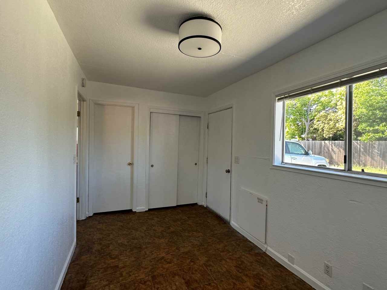 714a Pleasant Street #NA - Photo 4 of 9