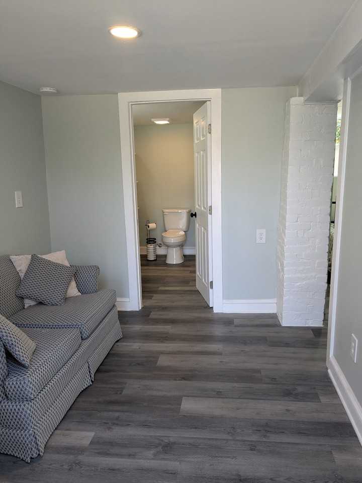 12208 Richmond St - Photo 4 of 23