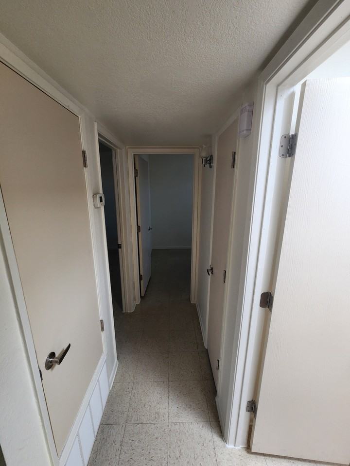 840 W Iowa St - Photo 4 of 10