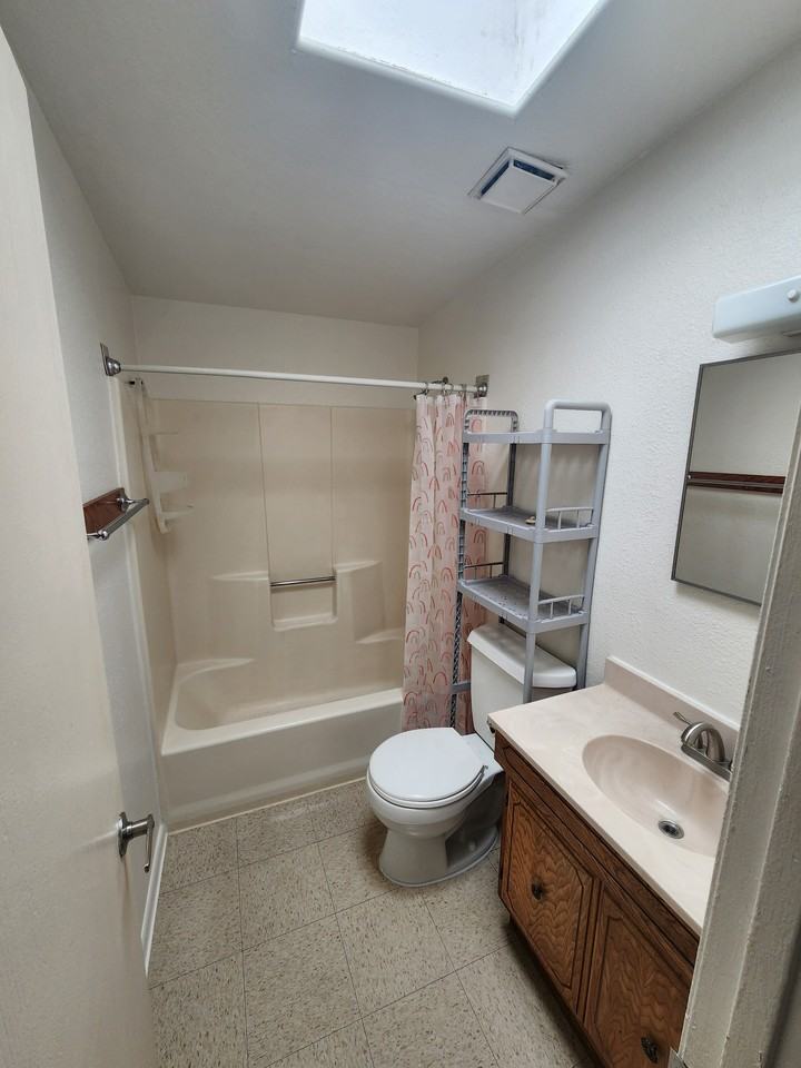 840 W Iowa St - Photo 6 of 10