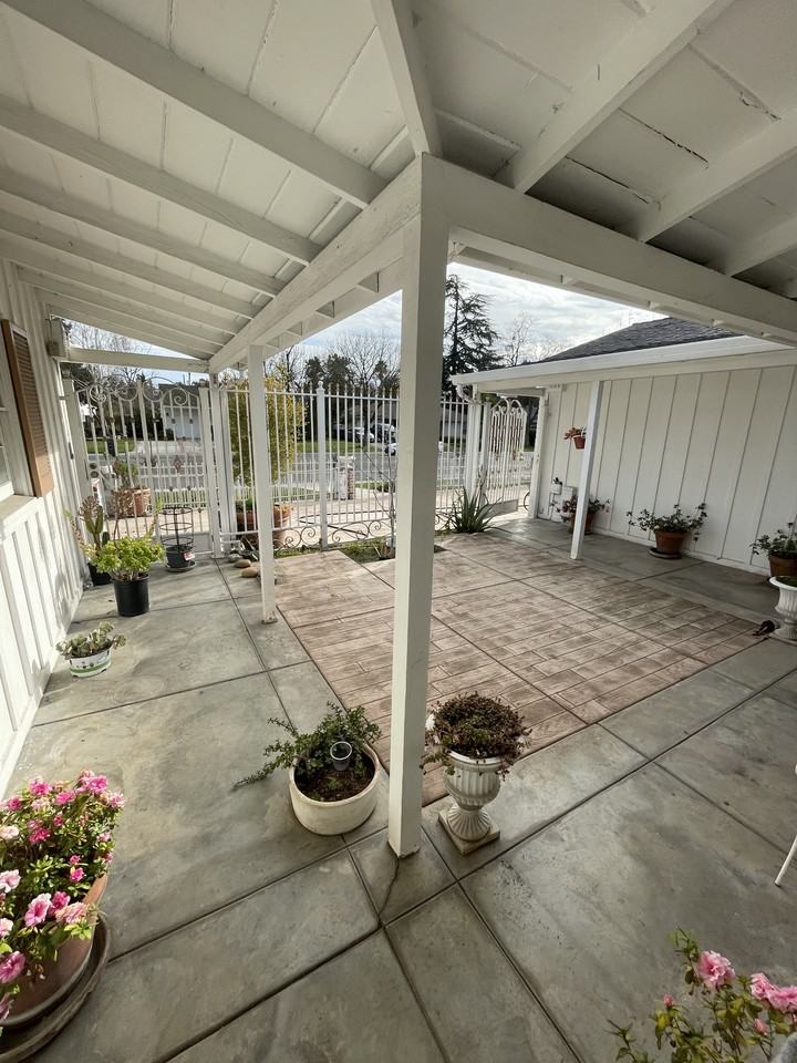 1205 W Benjamin Holt Dr #NA - Photo 2 of 8