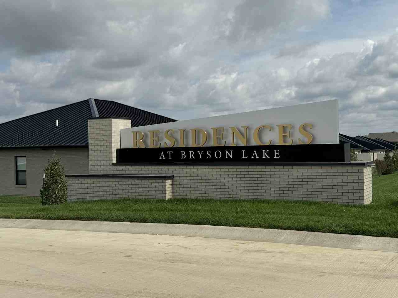 378 Se 85th Rd #B - Photo 3 of 26