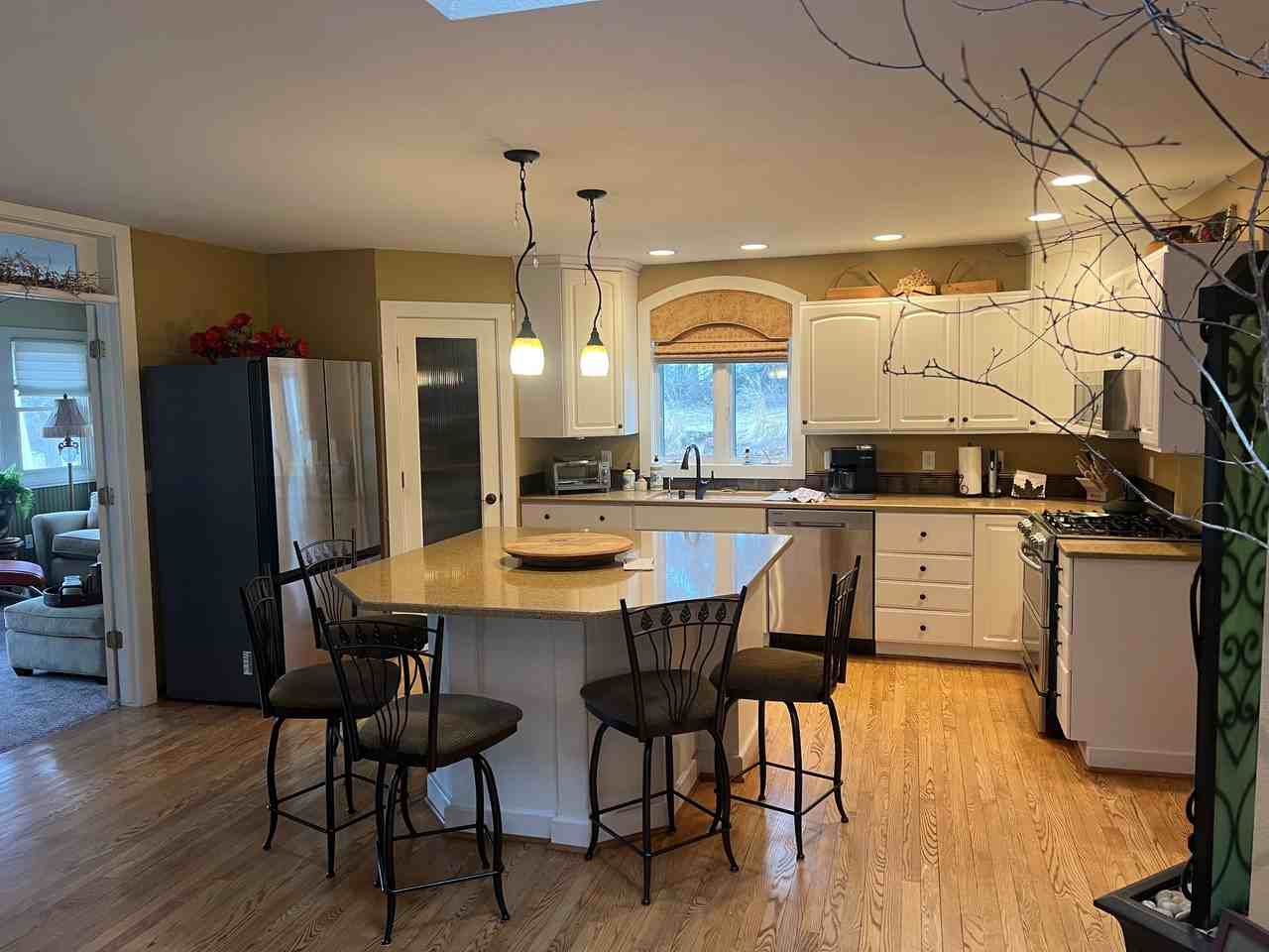 1823 W Shore Dr #NA - Photo 4 of 28