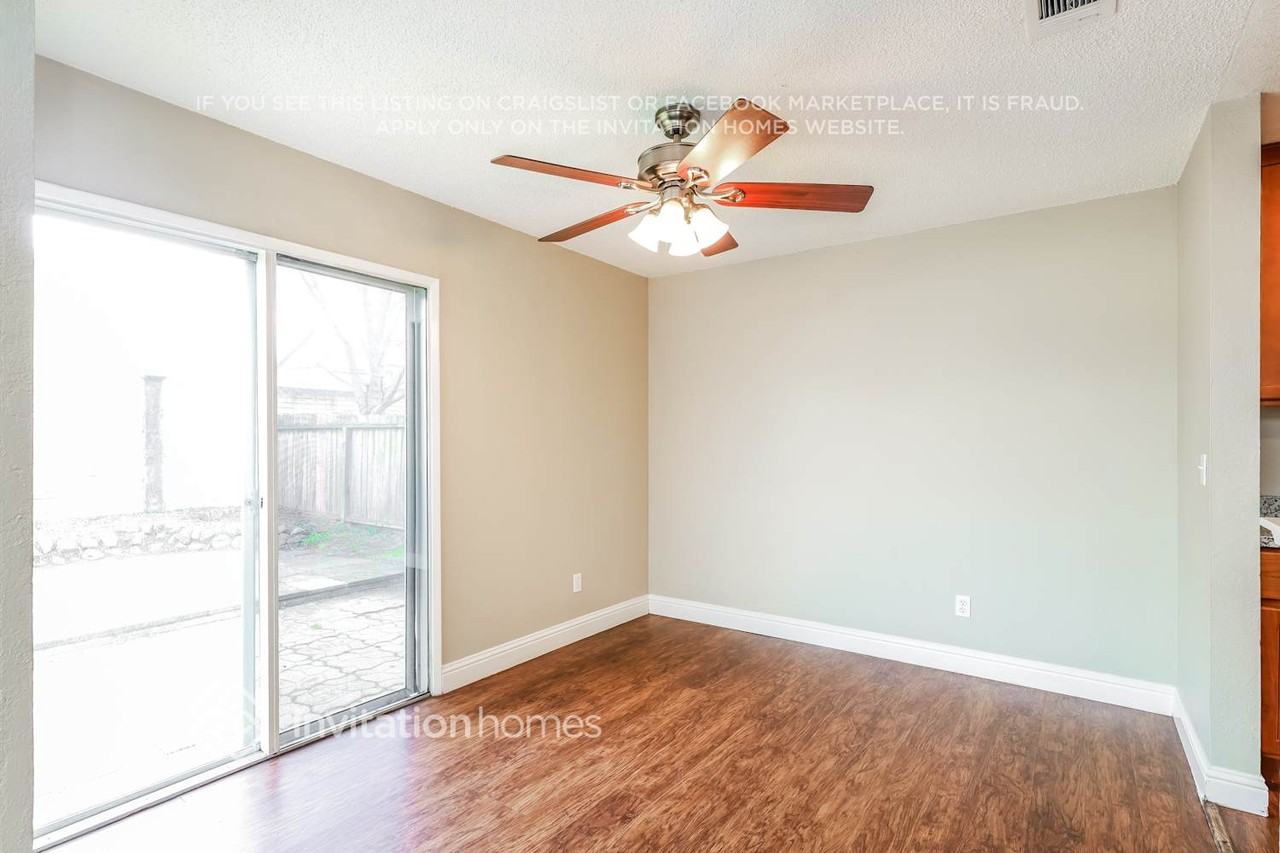 256 Brazil Ct - Photo 3 of 16