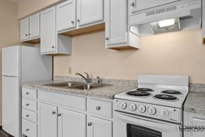 featured image of 946 W Macarthur Ave