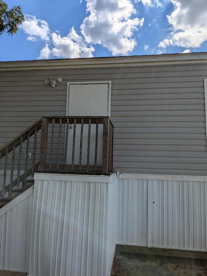 20410 Telge Road - Photo 2 of 6