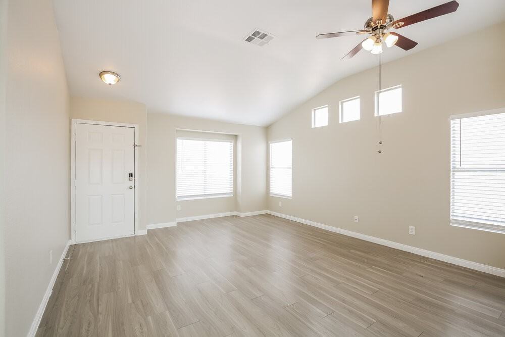 3219 Panamint Ct - Photo 3 of 16