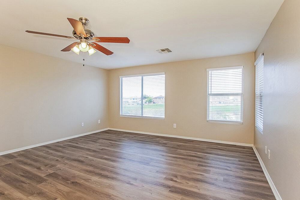 48 S 226th Ln - Photo 4 of 17