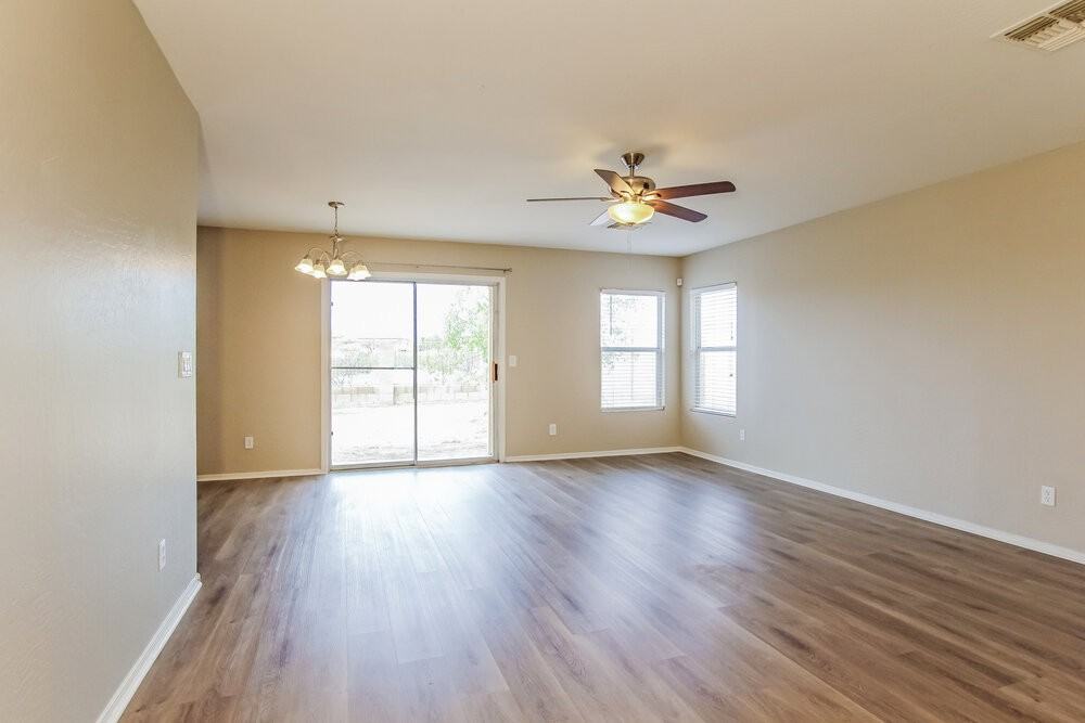 48 S 226th Ln - Photo 6 of 17