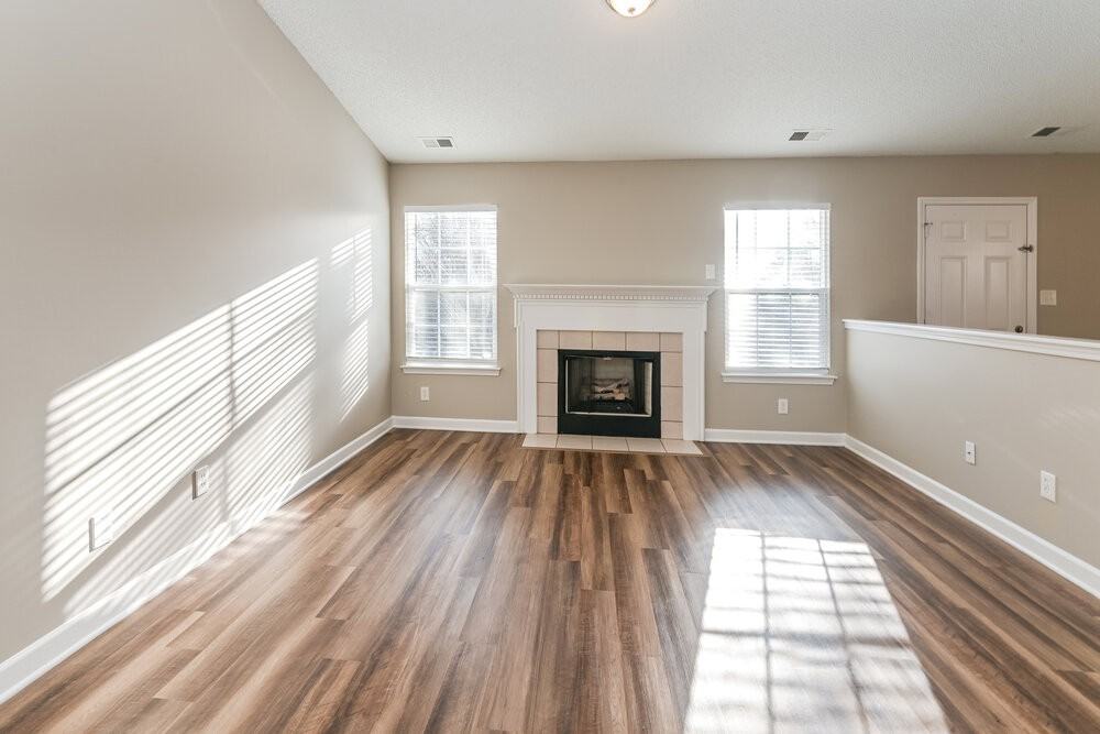 2431 Fabyan Ln - Photo 3 of 16