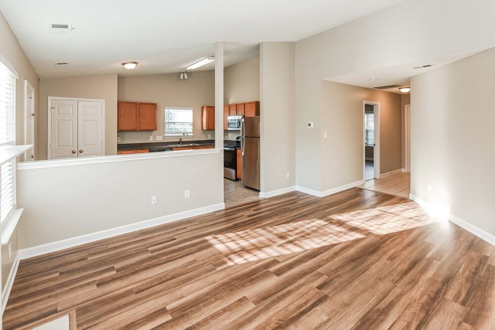 2431 Fabyan Ln - Photo 4 of 16