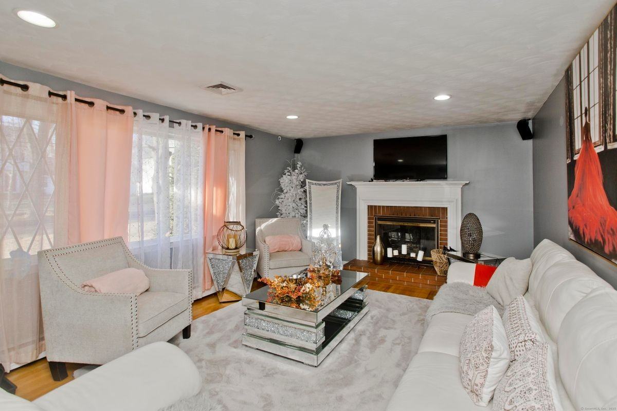 304 Orchard Ave - Photo 2 of 25