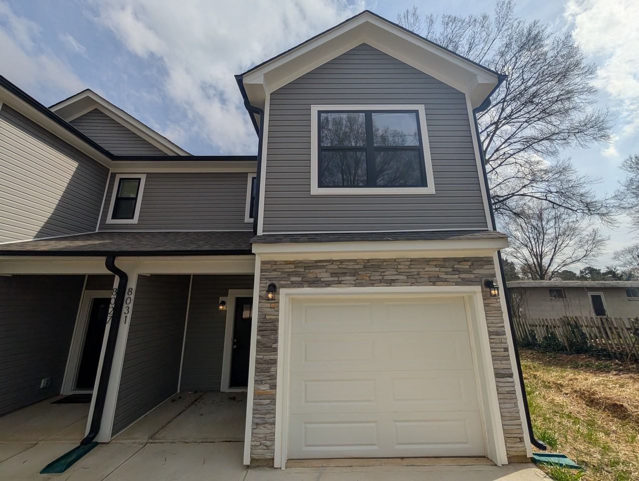 8031 Pleasant Grove Rd - Photo 2 of 33