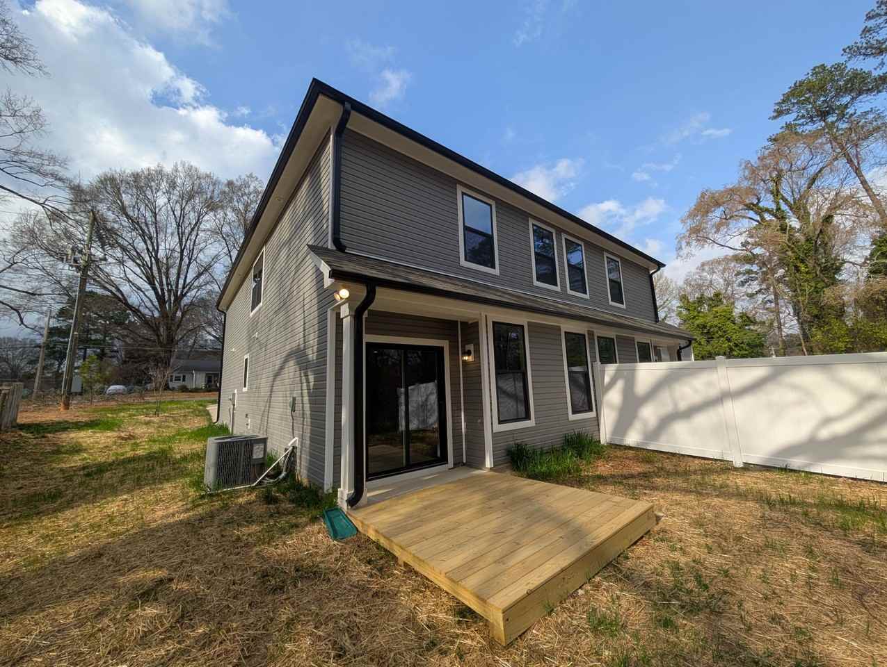 8031 Pleasant Grove Rd - Photo 6 of 33