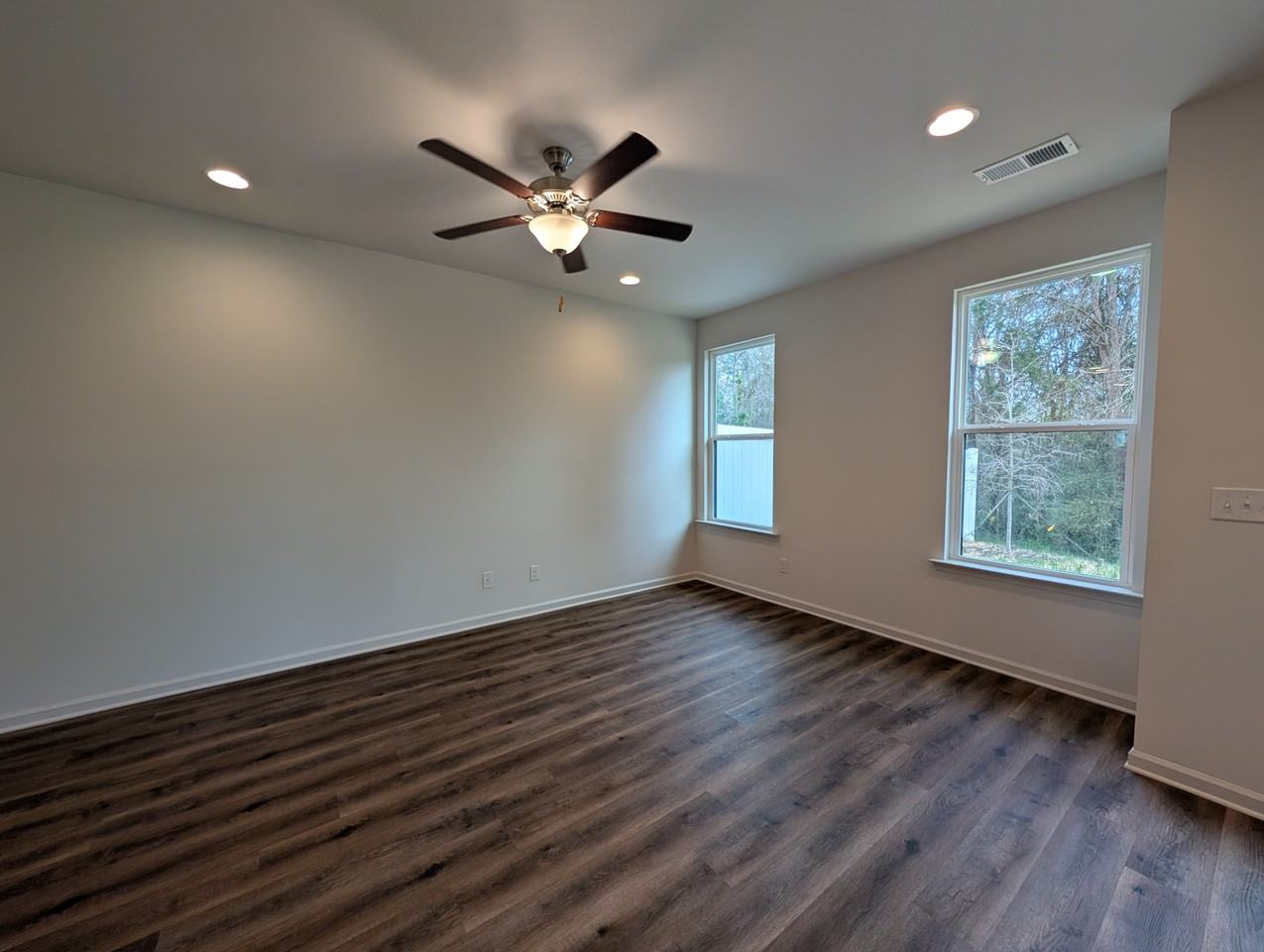 8031 Pleasant Grove Rd - Photo 7 of 33