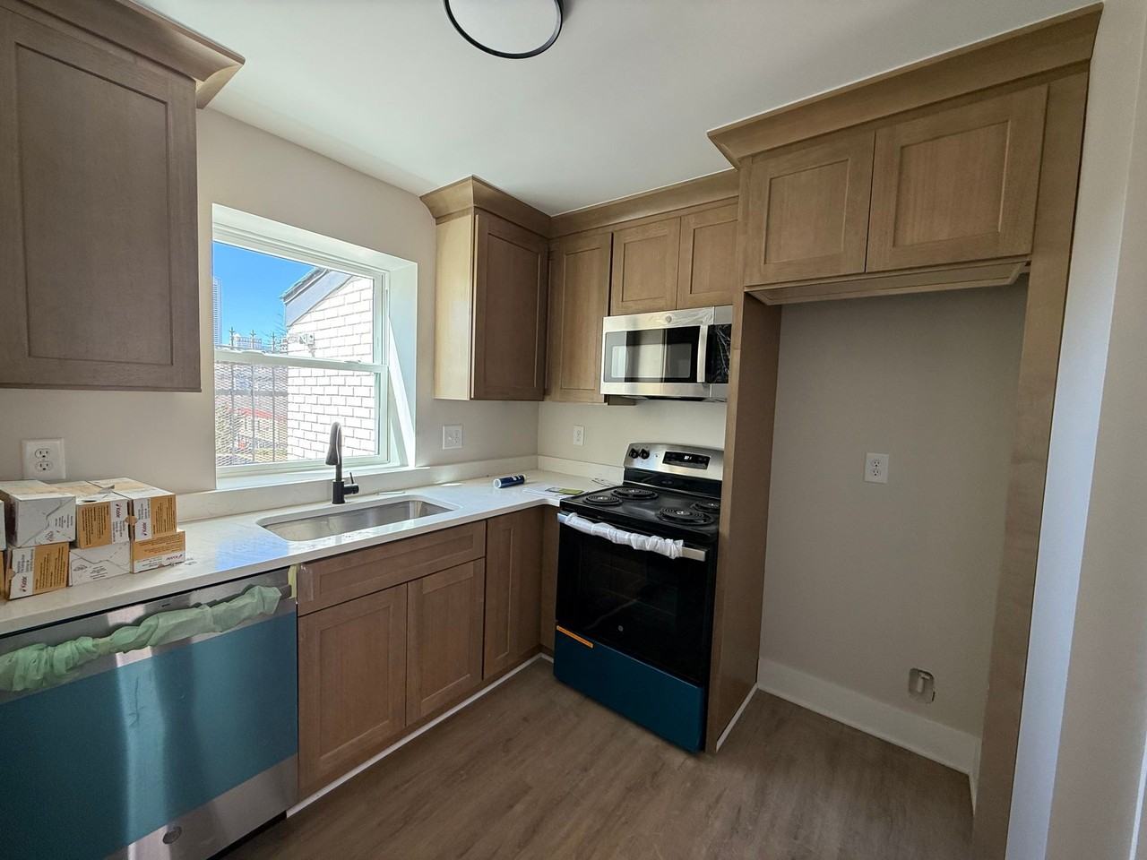 396 Linden Ave NE - Photo 3 of 16