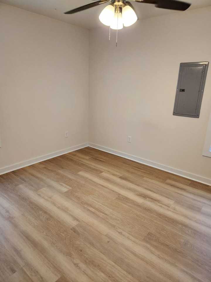 812 Church St - Photo 2 of 7