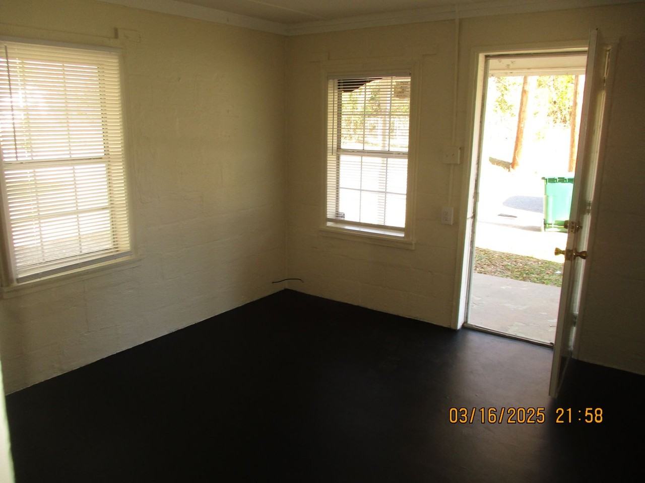 520 Jefferies Ave Apt B - Photo 4 of 12